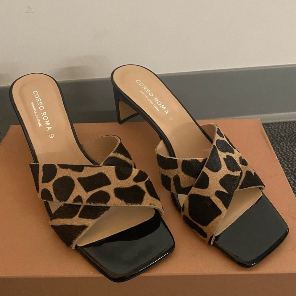 Size 36 Corso Roma sandals. New!!